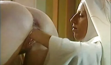 Lesbian liếm phim sec loan luan 69 lỗ của một cô gái tóc vàng