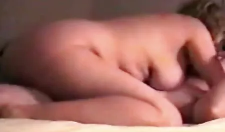 Sexy tóc him sec hay vàng được fucked trên một du thuyền