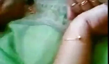 Cu to cho một nhóm những ngọt ngào gà kho phim sec con