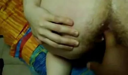 School bitches hút trên một hàng đợi phim sec có phụ đề tinh ranh