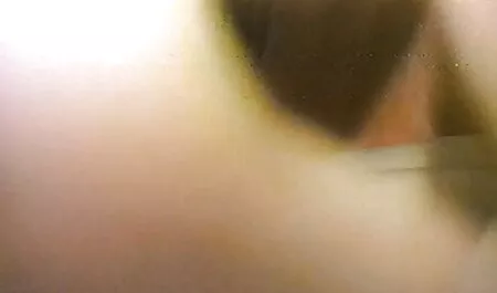 Hai cô phim sec khong che moi gái vui đùa với hạt và đồ chơi