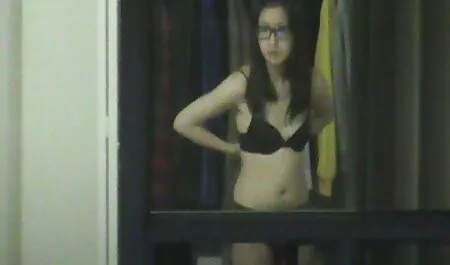 Một phim sec có nội dung chàng trai đã kết hôn làm một điều như vậy