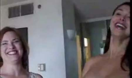 Một cô gái trẻ người Ý làm ​​hài lòng bạn trai của cô ấy, anh ấy sâu và ngon ngọt đụ lỗ hẹp phim sec co trang hay của cô ấy, vì vậy cô gái rên rỉ vì hạnh phúc