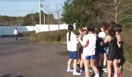 Một cô tai phim sec gái trẻ nghịch ngợm yêu đến chơi với cô ấy đồ chơi hậu môn