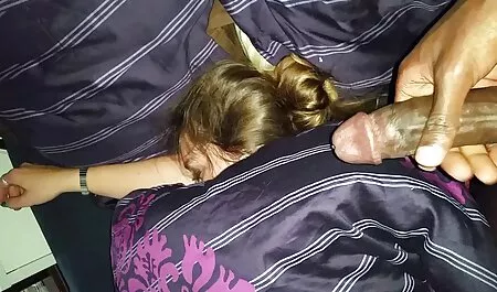 Cô gái sexy đổ dầu sec noi dung hay lên mình