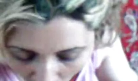 Giáo viên fucks Lassie với phimxec online màu tím strapon