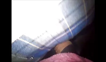 Con chó cái nhét dương vật giả vào một phim sec hd moi con búp bê cao su rồi bú cu