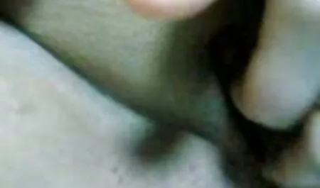 Country vẻ đẹp phim sêc hay masturbates ngoài trời